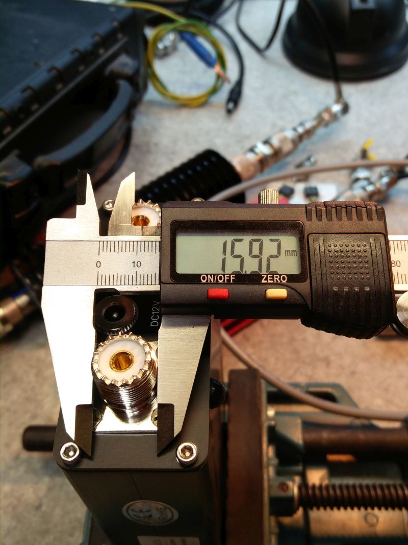 ATU-100_connector_size.jpg