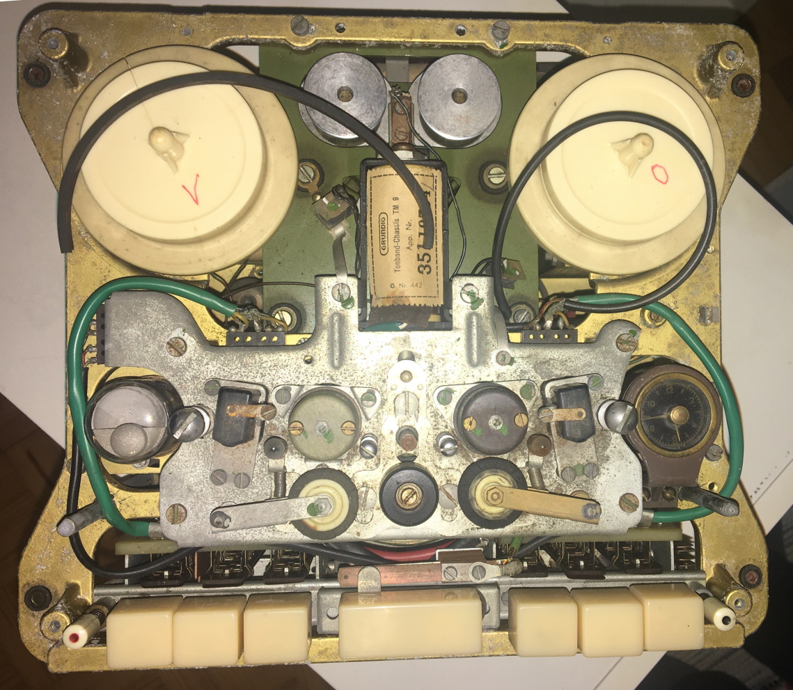 Grundig_chassis_TM_9.jpg