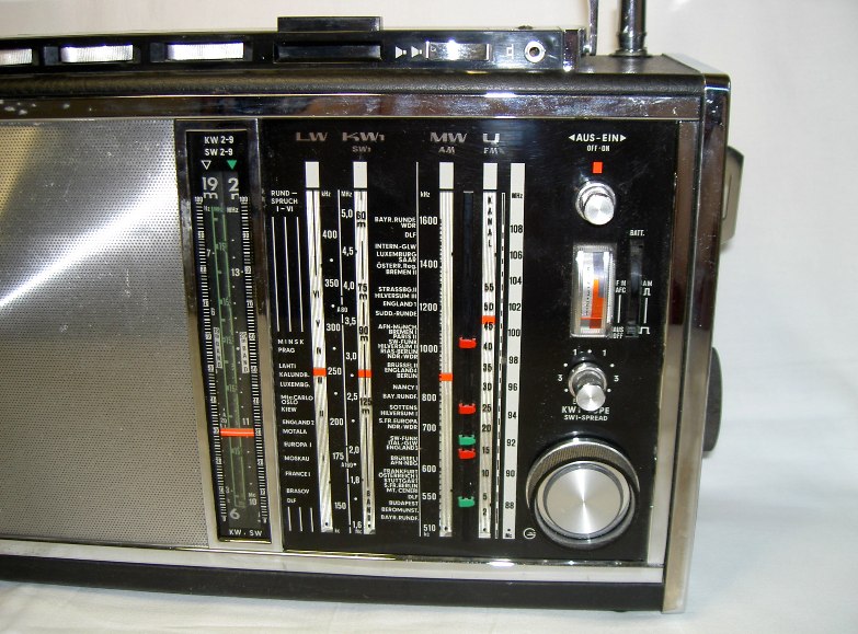 Matkaradio_Grundig_Satellit_6001__1_21__kuva_Jorma_Raita.JPG