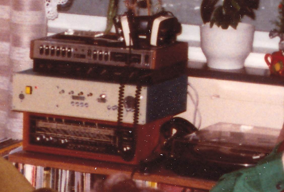 Radio1200-1a.jpg