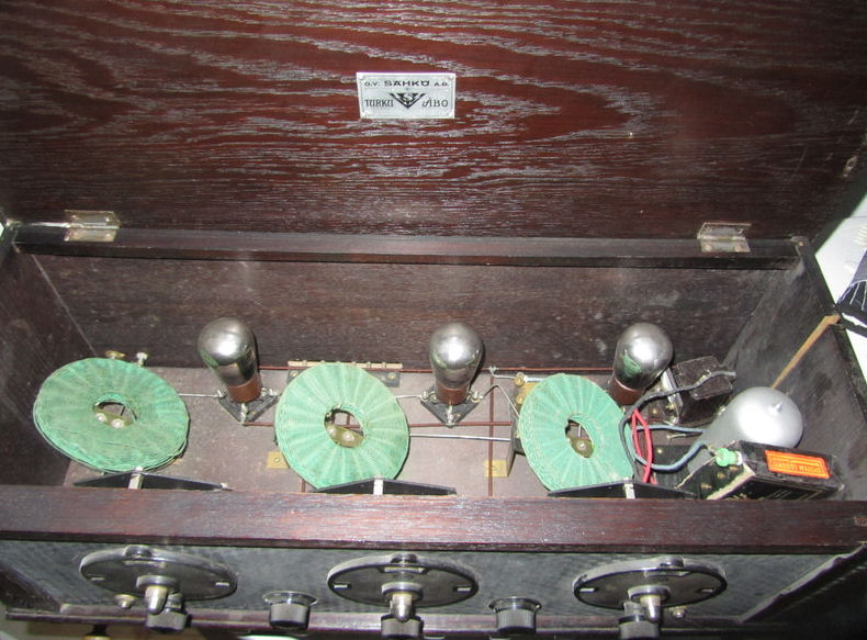 Radio2_001.jpg