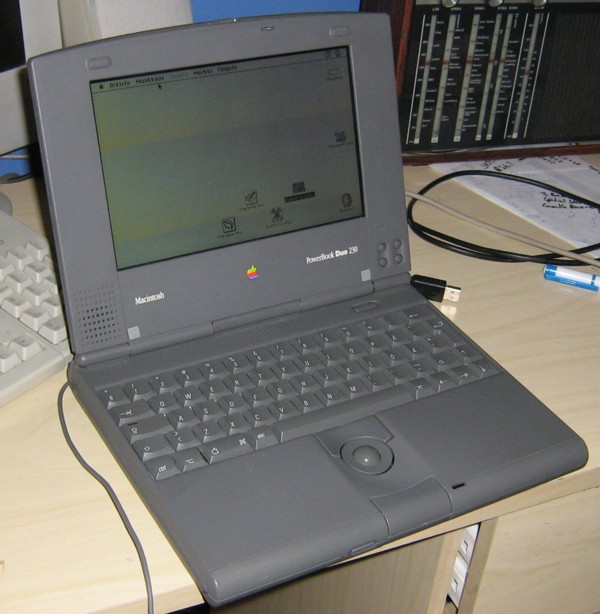 apple_powerbook_duo_230.jpg